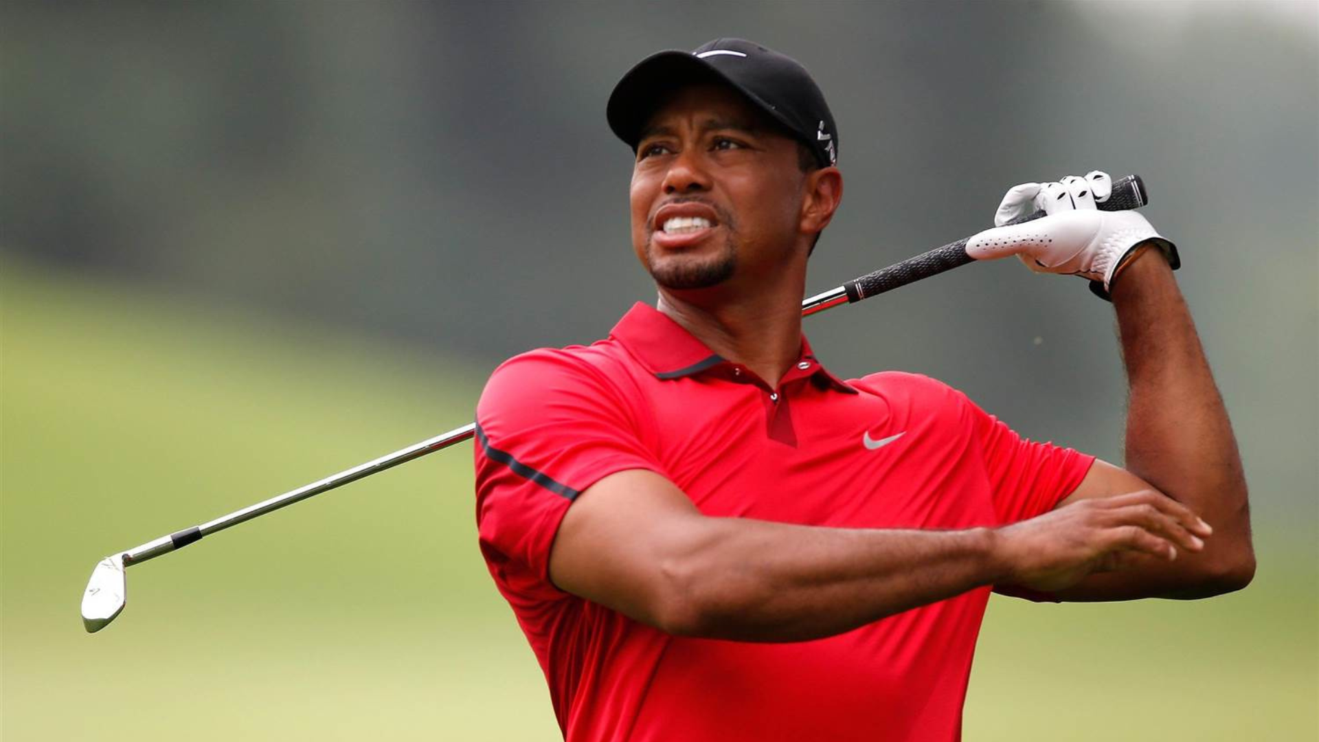 Who Is Tiger Woods Caddie? (and How Much Does He Make?)